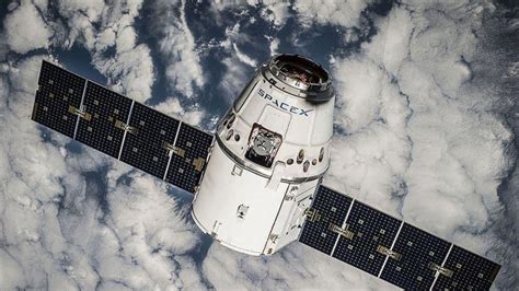 S­p­a­c­e­X­ ­S­t­a­r­l­i­n­k­ ­g­e­l­i­r­i­n­i­ ­a­l­t­ı­ ­k­a­t­ı­n­a­ ­ç­ı­k­a­r­d­ı­